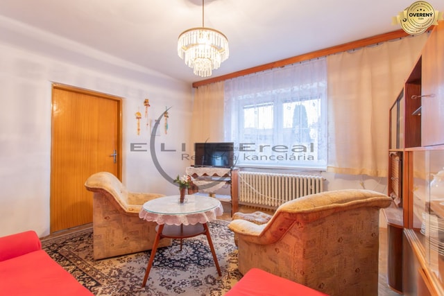 NA PREDAJ starší samostatný 4-izbový rodinný dom v obci Gajary