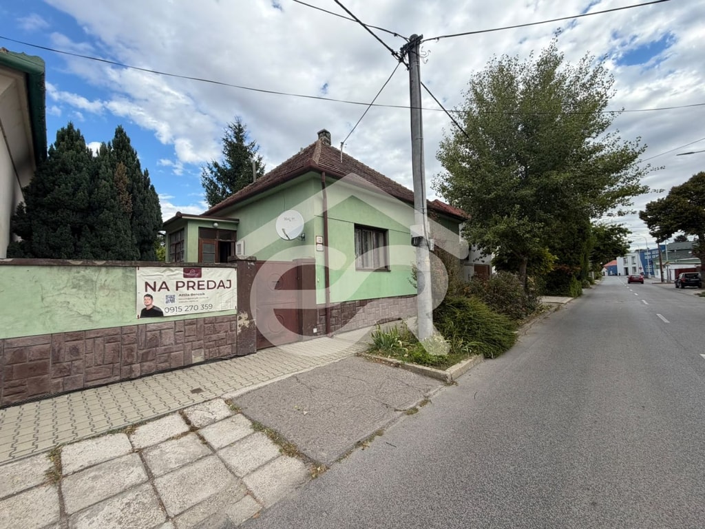 RODINNÝ DOM NA ŠULEKOVEJ ULICI V NOVÝCH ZÁMKOCH