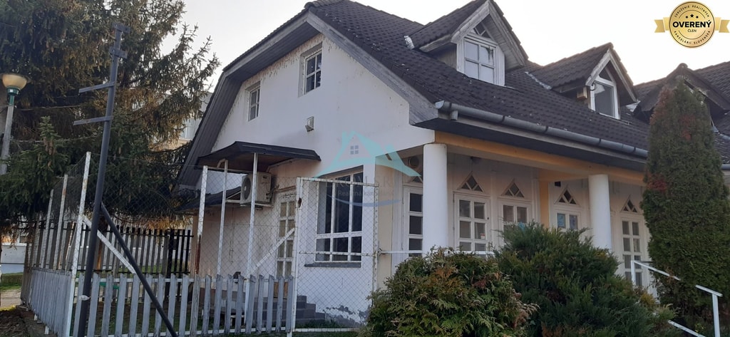 3 podlažiach s nákladným výťahom, centrum Rétság 2