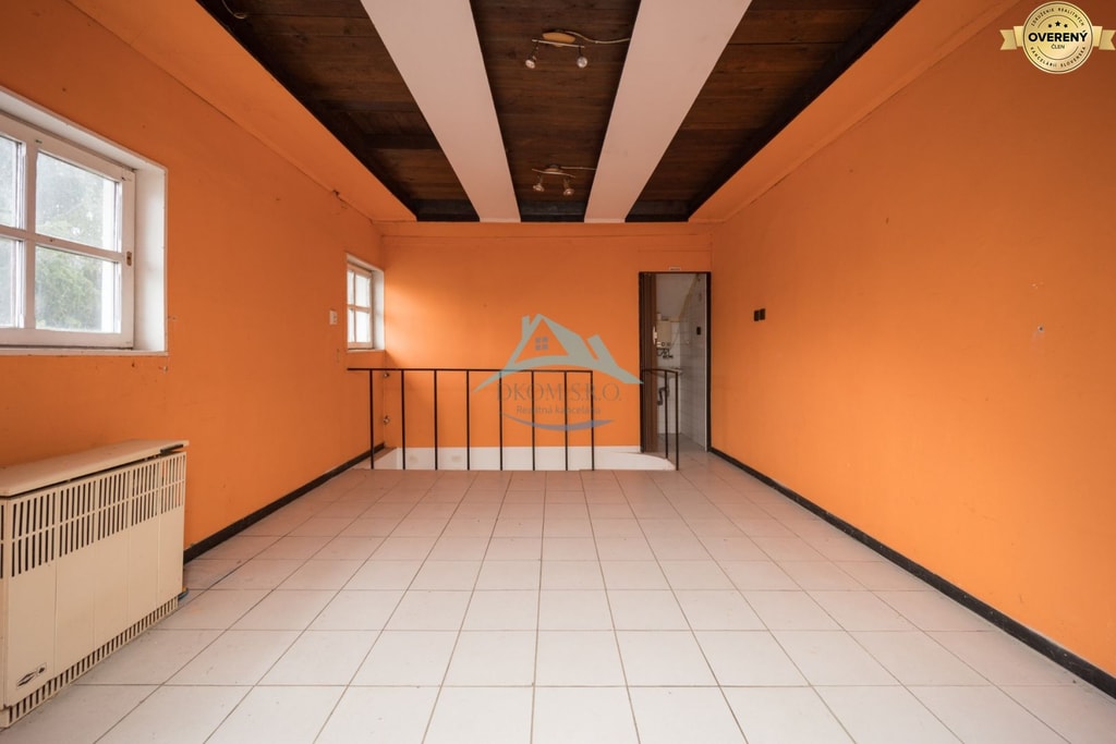 3 podlažiach s nákladným výťahom, centrum Rétság 4