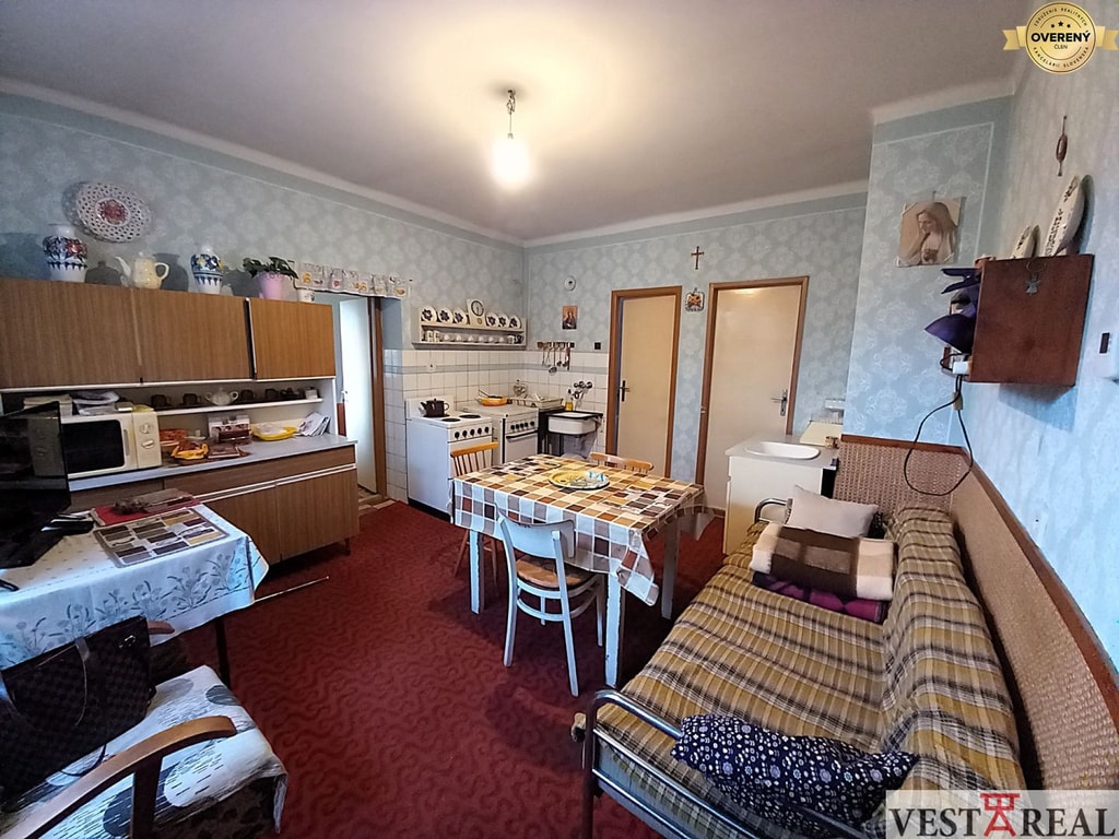 Predaj rodinný dom s dvomi stavebnými pozemkami, Dolná Krupá 2