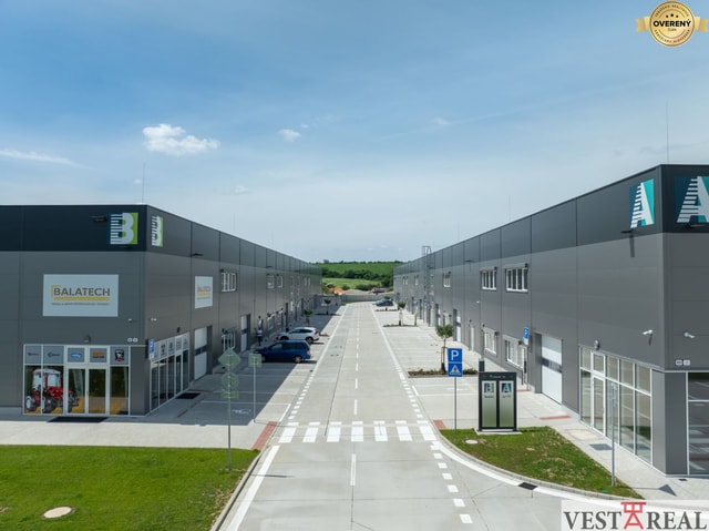 Prenájom Showroom / obchodný priestor, Kancelária – od 400 m² Nitra