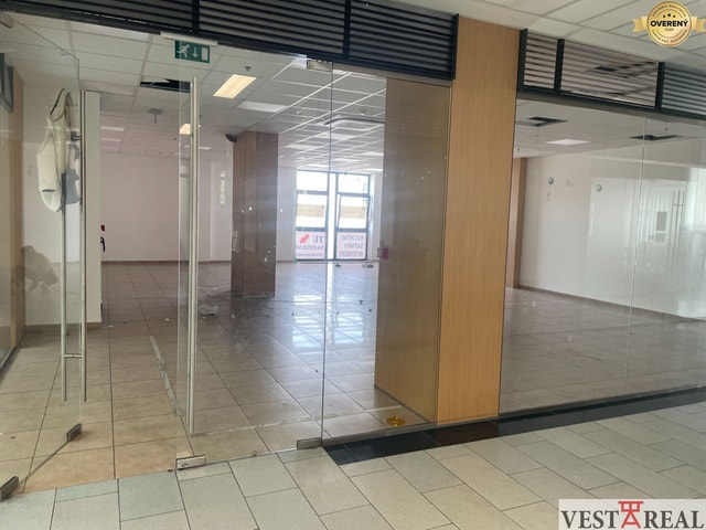 Obchodne priestory / Kancelarie na Prenájom Centrum Galanta