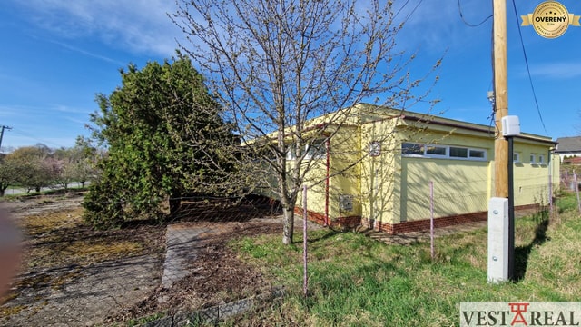 Na predaj priemyselný objekt Vinohrady nad Váhom 3800m2