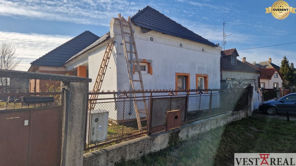 Na predaj rodinný dom, pozemok 1041 m2 Neded 3