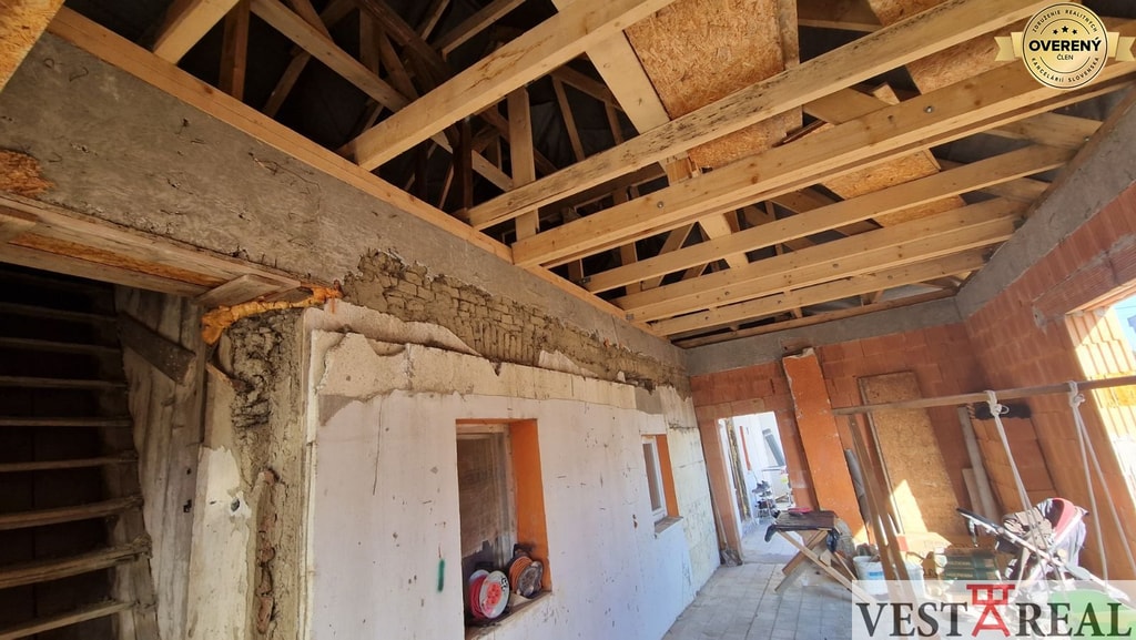 Na predaj rodinný dom, pozemok 1041 m2 Neded 5