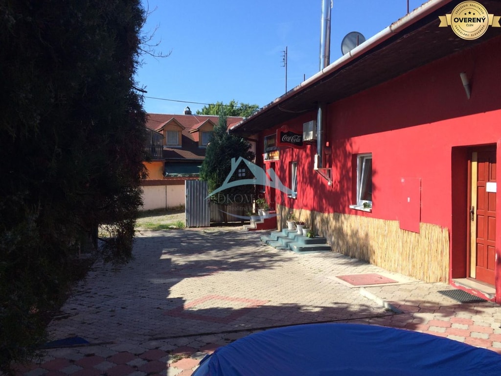 Budova na predaj centre mesta Šahy