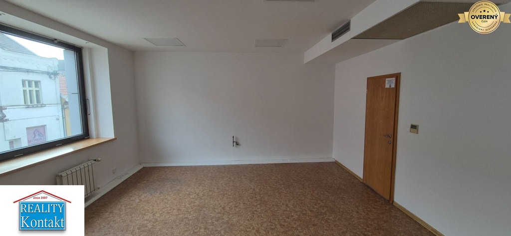 Na prenájom VOĽNÉ kancel. priestory 28-60 m2 - Nové Zámky 2