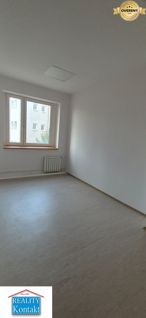 Na prenájom VOĽNÉ kancel. priestory 28-60 m2 - Nové Zámky 4