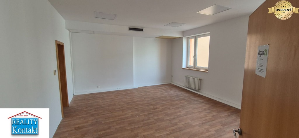 Na prenájom VOĽNÉ kancel. priestory 28-60 m2 - Nové Zámky 5