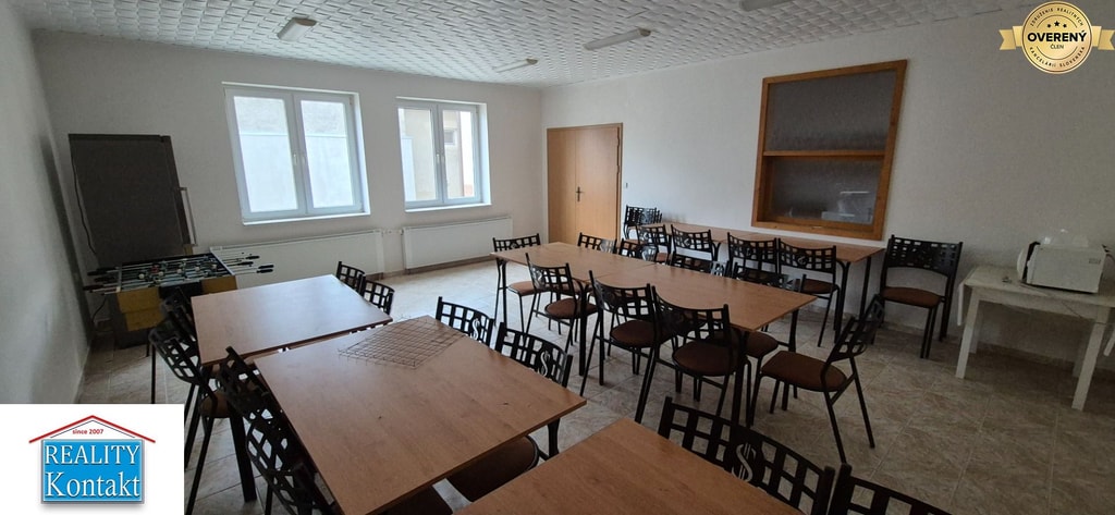 NA PREDAJ zariadený 8 izbový PENZIÓN pre 24 osôb ŠTÚROVO - Nána ***TOP 4
