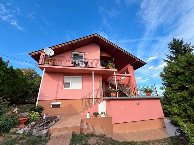 VEĽKORYSÝ DOM V KRUŠOVCIACH | 3 BYTOVÉ JEDNOTKY | 925 m² pozemok