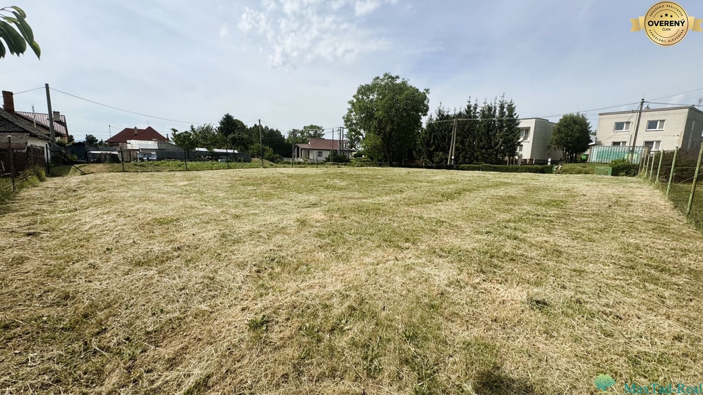 Stavať môžete prakticky okamžite, 728 m², stavebné povolenie + projekt 2