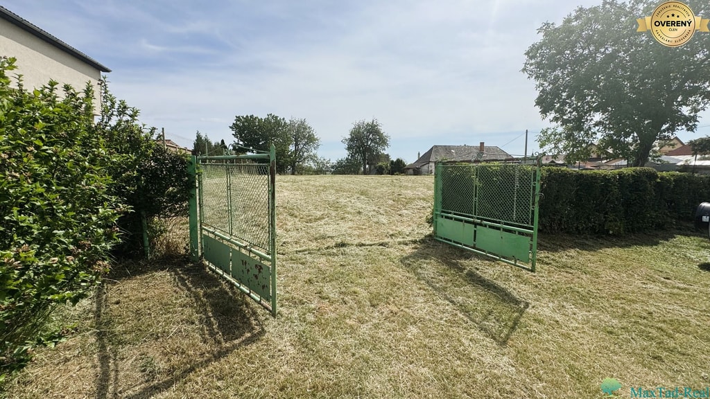 Stavať môžete prakticky okamžite, 728 m², stavebné povolenie + projekt 5