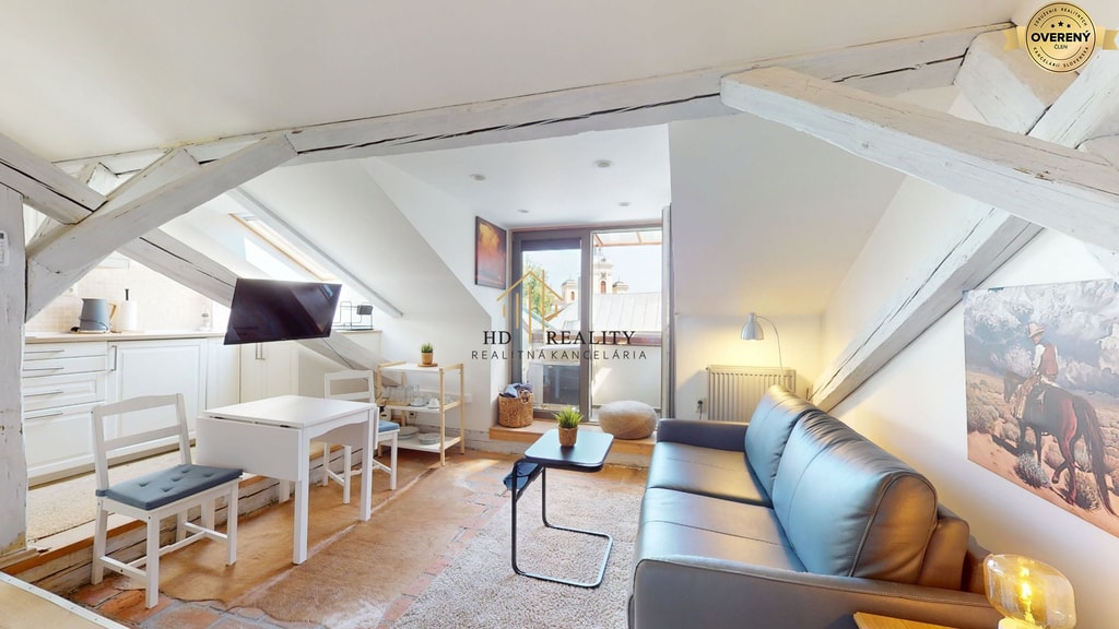 HD REALITY, prenájom,  jednoizbový apartmán v centre Banskej Štiavnice 2