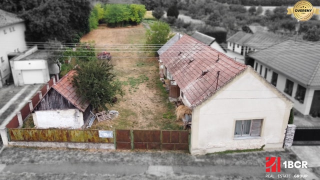 1.BCR | VELKÝ STAVEBNÝ POZEMOK 2074 M² – PÓŠFA, HOLICE