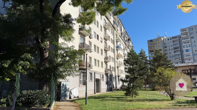 RUŽINOV-2i tehlový byt s balkónom, loggiou a výťahom - Trnavská cesta