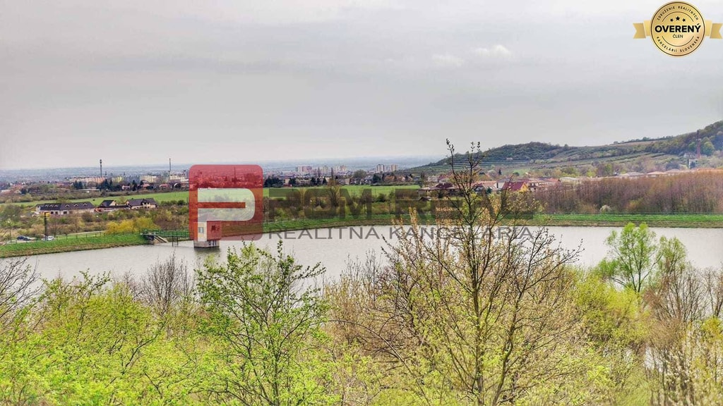 Na PREDAJ krásny slnečný pozemok s chatkou neďaleko Bratislavy 5
