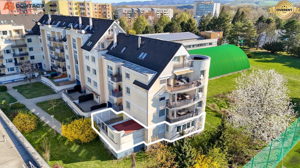 3 izby, terasa, zimné záhrady, parkovanie, sklad k bytu 4