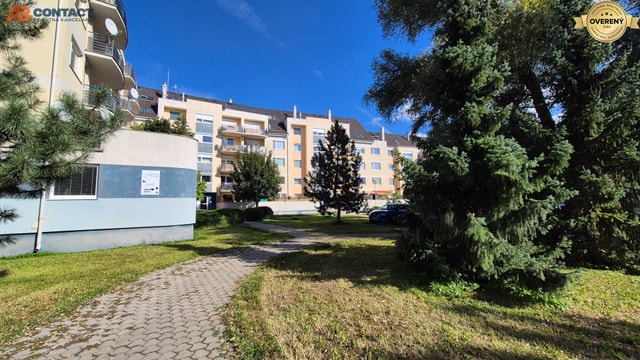 Dvojizbový byt s 35 m² terasou a garážovým státím - E. Belluša