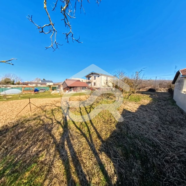 Stavebný pozemok 624 m² v tichej lokalite na skok od Nitry !