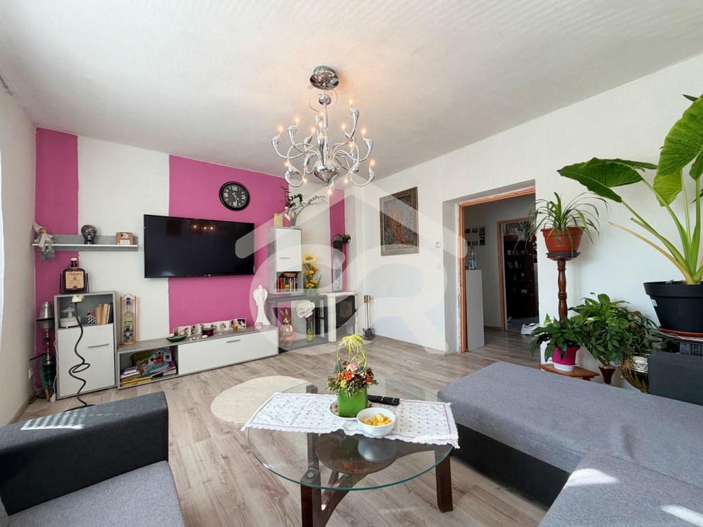 EXKLUZÍVNE Na predaj 4i rodinný dom, Jelšovce, pozemok 1122 m2 5