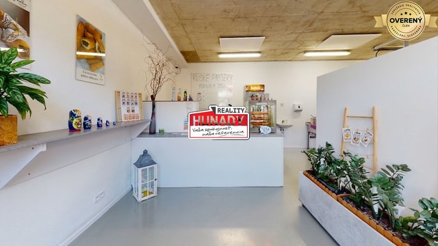 (65 m²) VÝROBA - OBCHOD - KANCELÁRIA