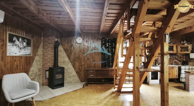 Znížená cena! Celoročne obývateľná chata pri Sklabinskom rybníku v okr