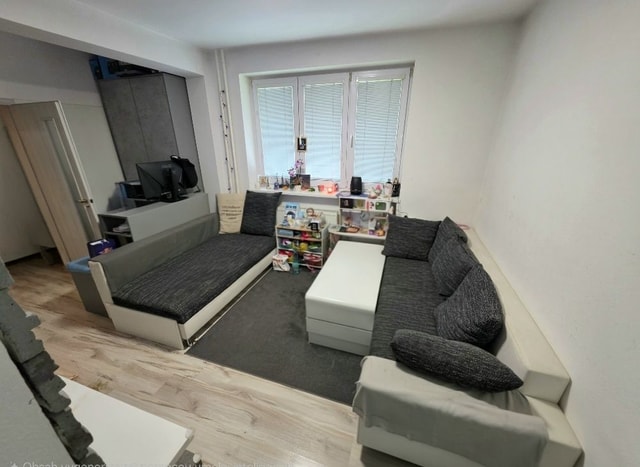 3 izbový byt Bánovce nad Bebravou /CENTRUM / 52 m2/ PIVNICA