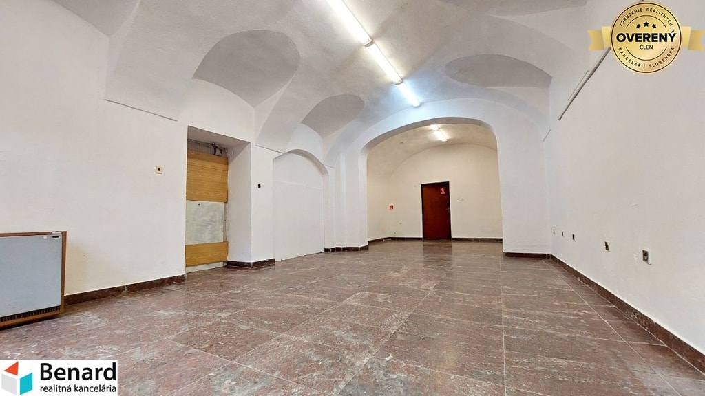 NA PRENÁJOM PRIESTORY NA HLAVNEJ ul. PREŠOV. 3