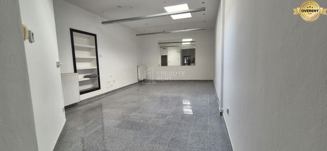 Prenájom : Obchodný priestor 40m2 so vstupom z pasáže na Národnej ul.