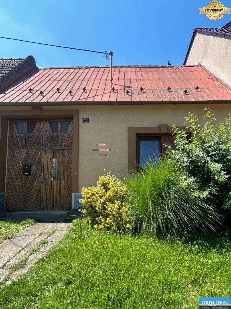 Na predaj starší rodinný dom v obci Budmerice 541m2 2