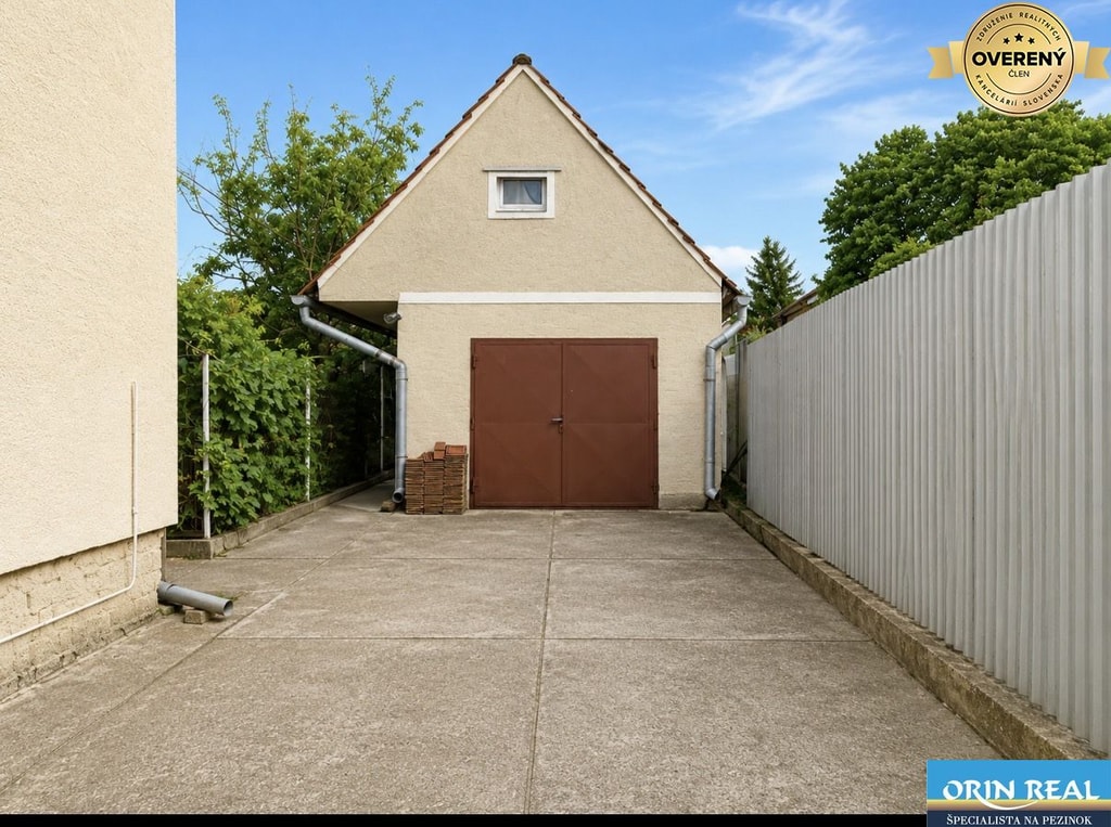 Priestranný 5izbový RD v Dolných Orešanoch 733m2 5
