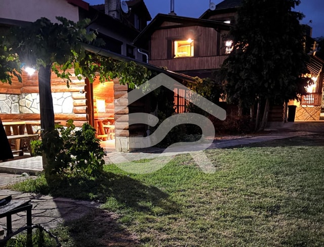 Na predaj zabehnutý Apartmánový dom v Podhájskej s parkovaním