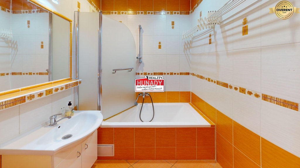 REZERVOVANÉ !!! (74 m²) SVETLÝ 3i BYT S LOGGIOU