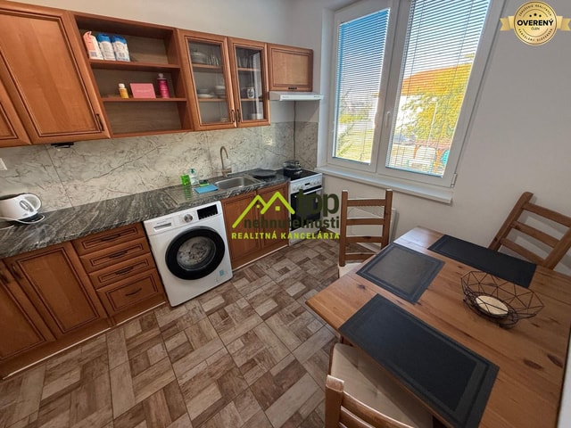 BOŠANY-pekný komplet zariadený 2 izbový byt PRENÁJOM