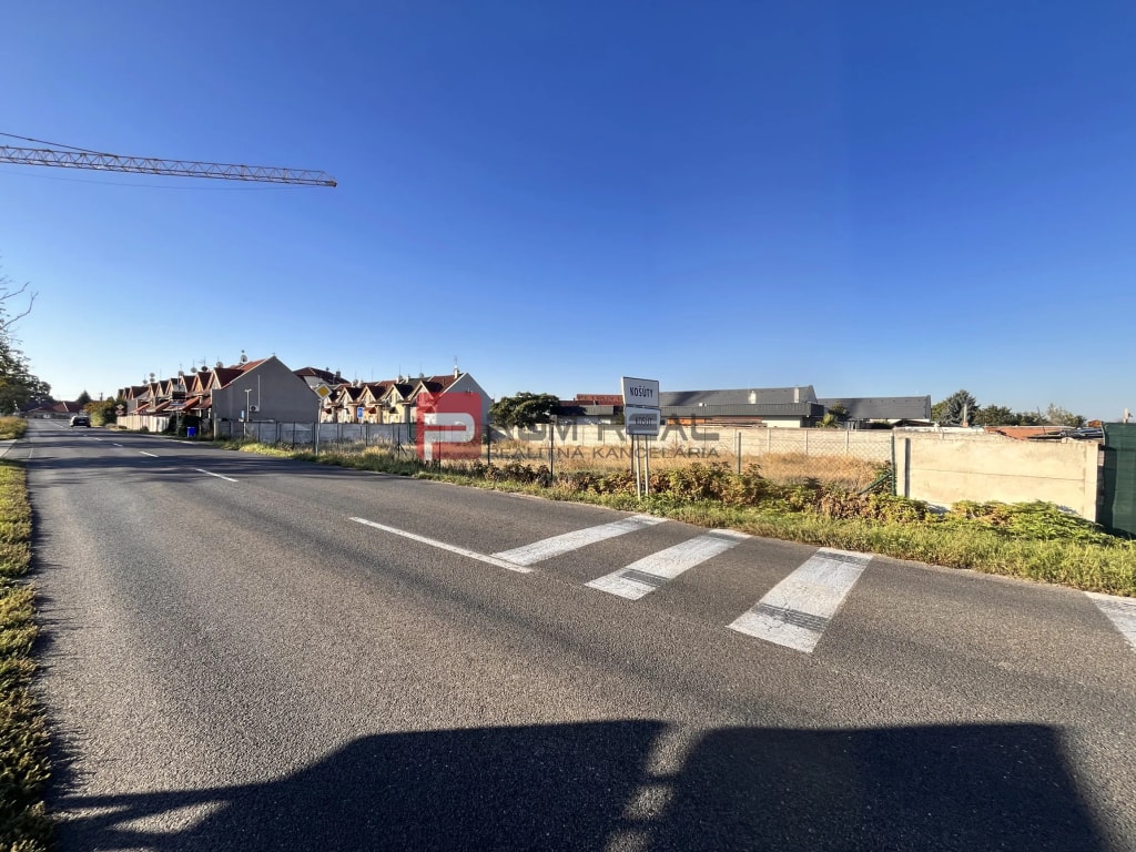 NA PREDAJ STAVEBNÝ POZEMOK 739 m² – KOŠÚTY 5