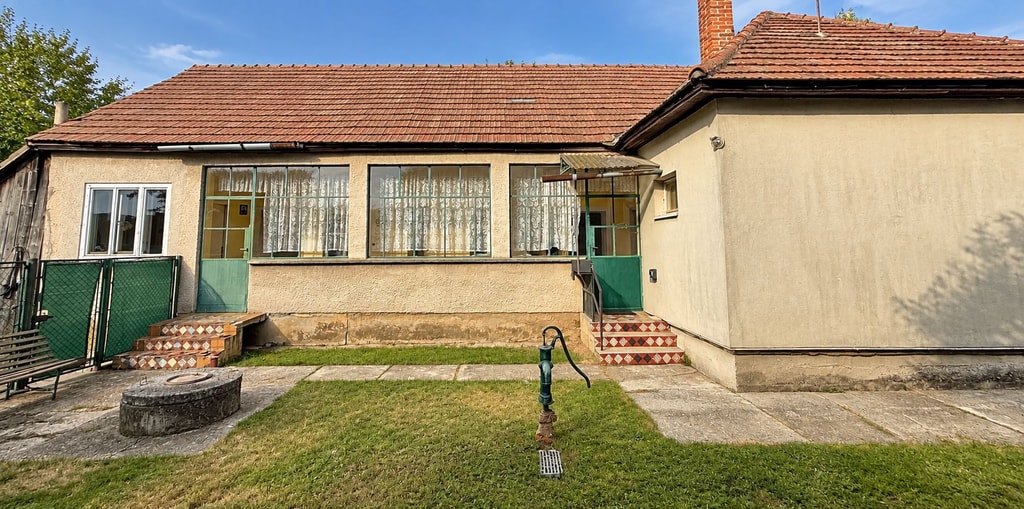 RODINNÝ DOM V PÔVODNOM STAVE NA POZEMKU 1 430 m² – KOVARCE 2