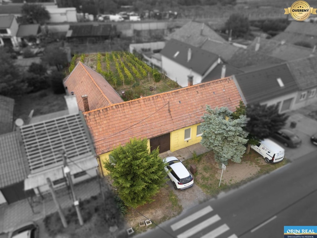 PREDAJ 4IZB. RD S PRIESTRANNÝM POZEMKOM  V MODRE KRÁĹOVEJ 4