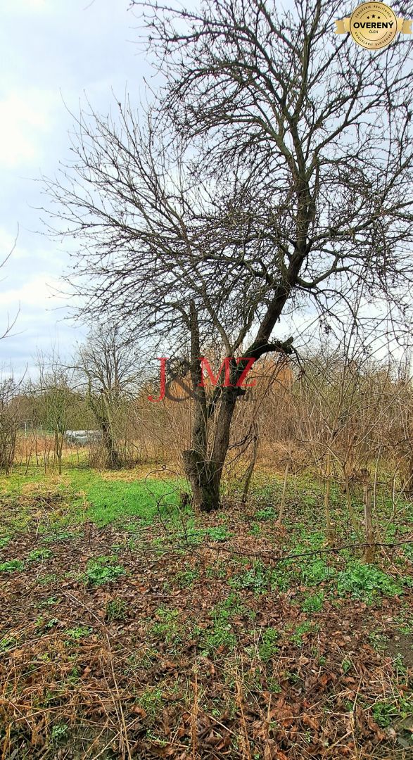 CENA dohodou, Stavebný pozemok 1.382 m2, šírka 24m, Levice