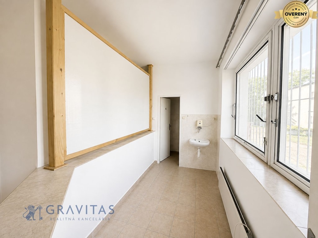 GRAVITAS | Na prenájom skladový / obchodný priestor – 70 m², Vajnorská 5