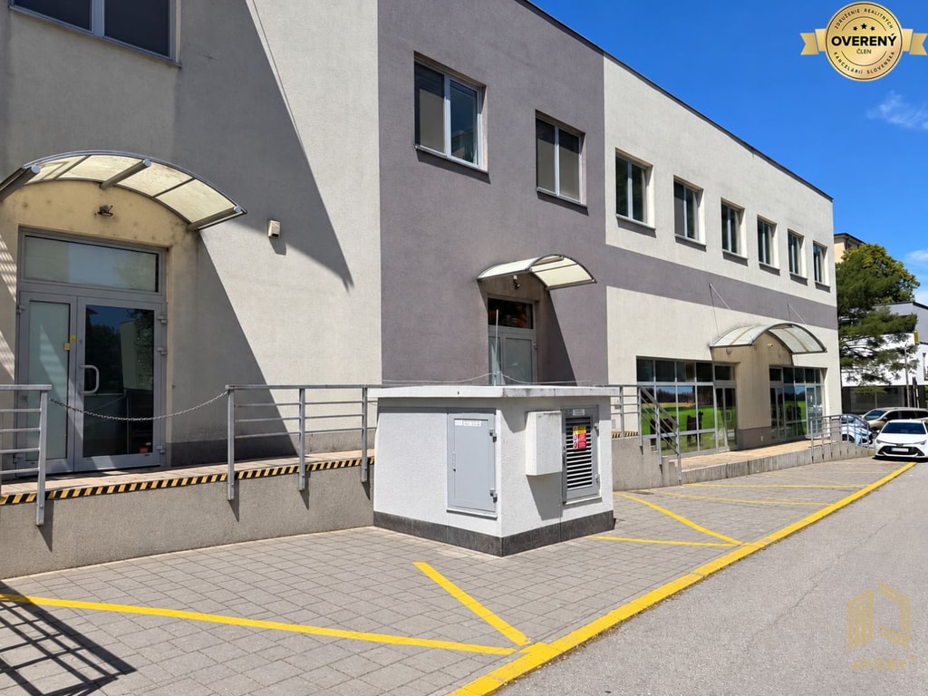 NA PRENÁJOM KOMERČNÝ PRIESTOR V CENTRE SENICE 5