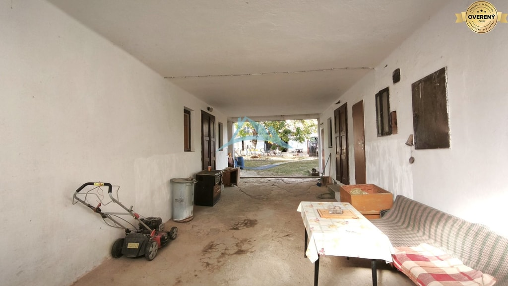 Veľkoryso riešený 4-bytový rodinný dom s letnou kuchyňou a hospodársko 2