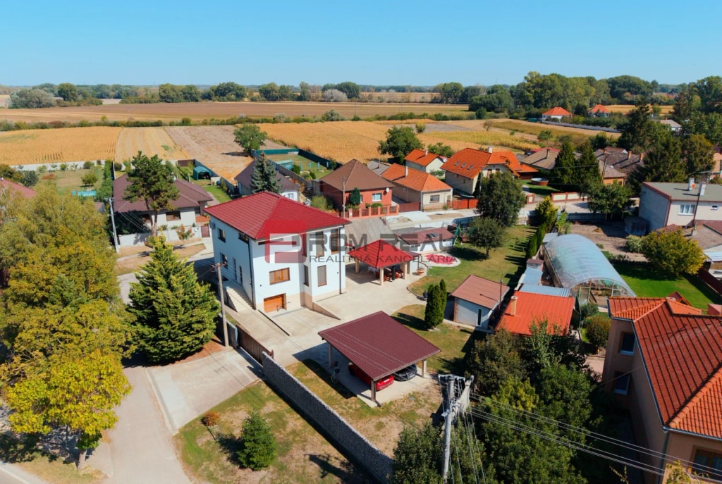 6i DVOJGENERAČNÝ DOM PO REKONŠTRUKCII S VEĽKÝM POZEMKOM A SMARTHOME – ŇÁRAD 2