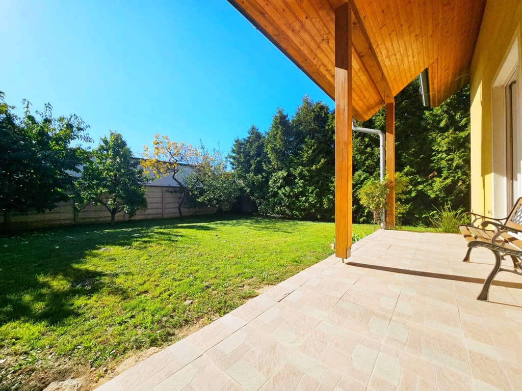 Ponúkame na predaj Rodinný dom na Perličkovej ulici v Bratislave 2