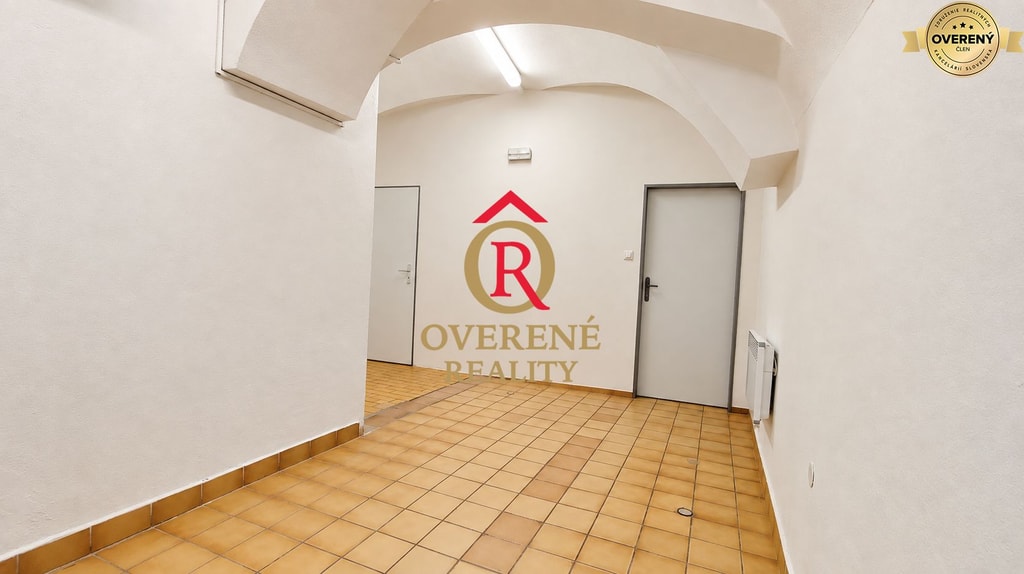 Prenájom obchodných priestorov v centre mesta - Dolná ulica 2