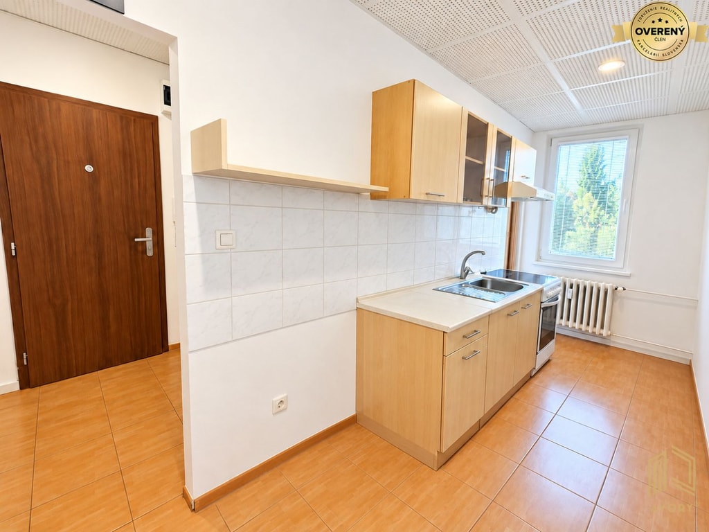 1-IZB. BYT, LODŽIA (35m2), SENICA, ŠTEFÁNIKOVA UL. 3