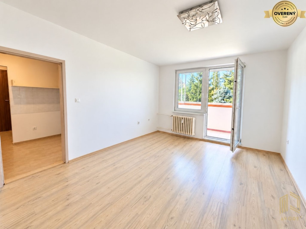 1-IZB. BYT, LODŽIA (35m2), SENICA, ŠTEFÁNIKOVA UL. 5