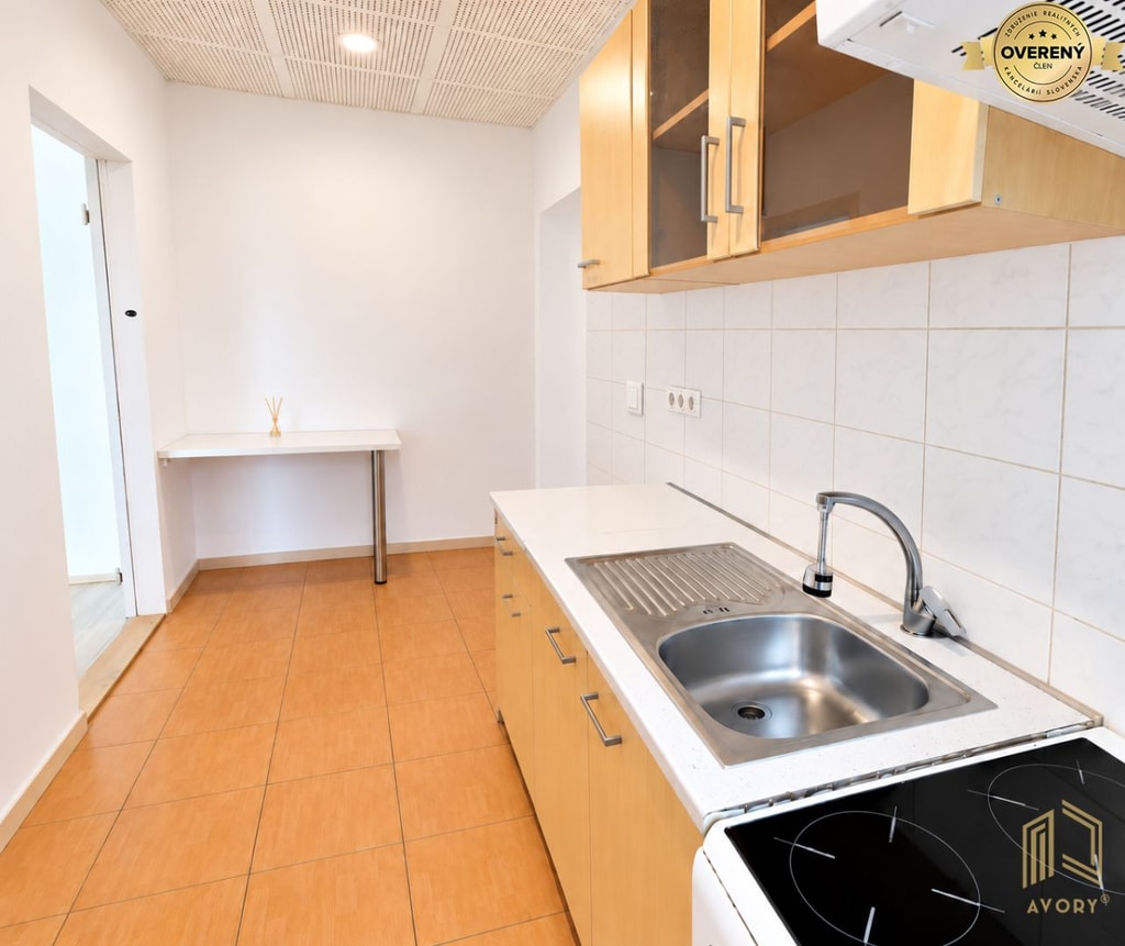 1-IZB. BYT, LODŽIA (35m2), SENICA, ŠTEFÁNIKOVA UL. 4