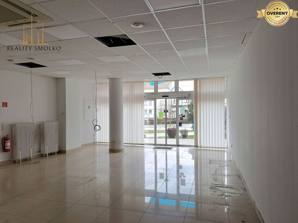 Na prenájom obchodný priestor v centre mesta Humenné. 2